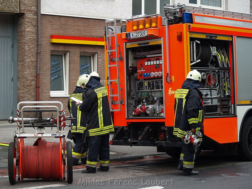 Kuechenbrand Koeln Holweide Bergisch Gladbacherstr P65.JPG